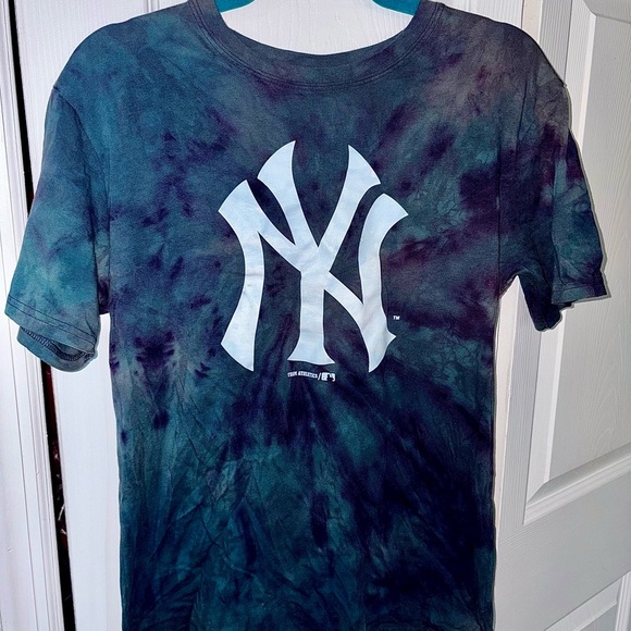New York Yankees Tie Dye Upcycled Blue T Shirt - Picture 1 of 3
